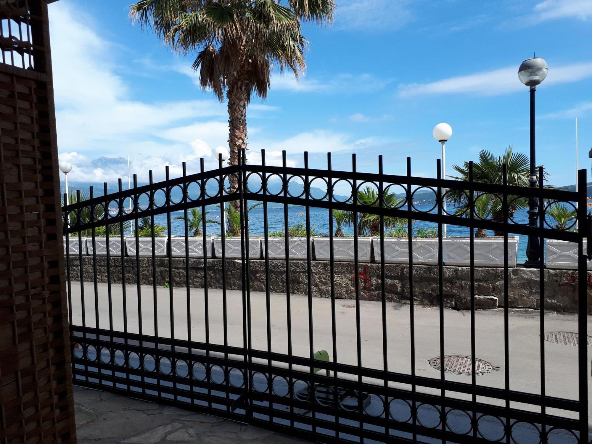 Apartmani Kalinic Bijela Buitenkant foto