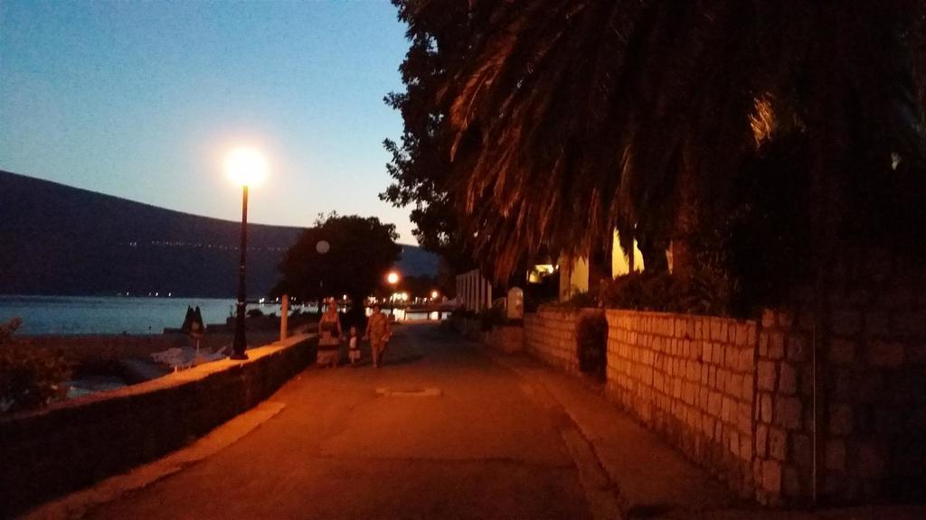Apartmani Kalinic Bijela Buitenkant foto